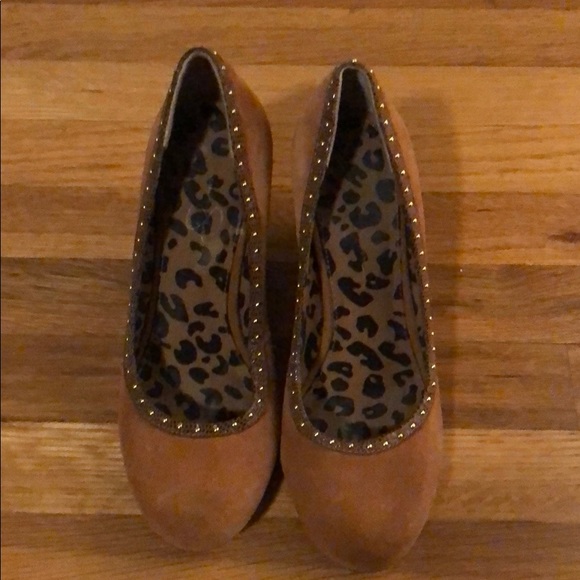 Jessica Simpson Tan Wedges - Picture 2 of 2